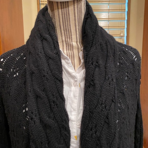 A beautiful cashmere sweater - Picture 2 of 3